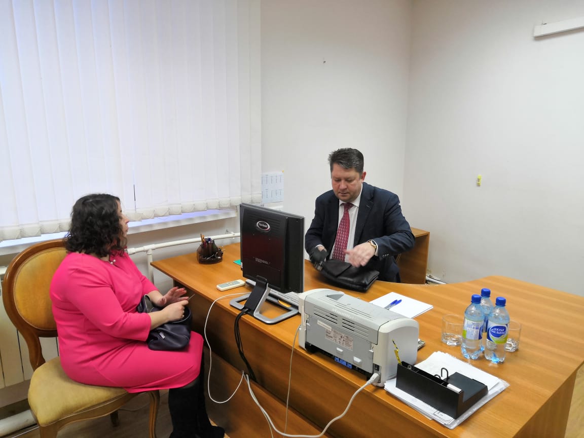 Руководитель Государственной инспекции труда провел личный прием  граждан в  Кондинском районе пгт. Междуреченский  